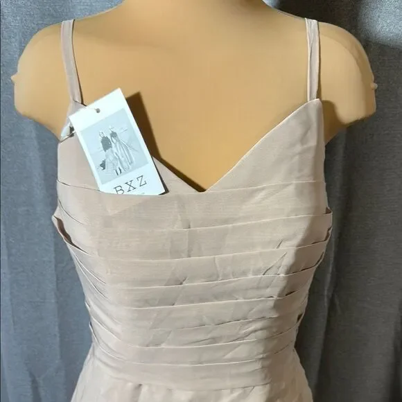 B X Z Elegant Cream Evening Gown - Picture 2 of 11